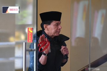 KPK periksa Anggota BPK Rizal Djalil