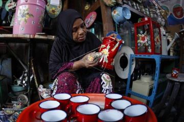 Kerajinan perabot lukis