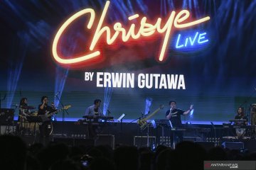 Erwin Gutawa bawakan lagu Chrisye di Synchronize Fest 2019