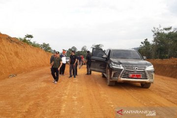 Gubernur Kalteng tinjau kondisi jalan Sukamara-Lamandau-Seruyan