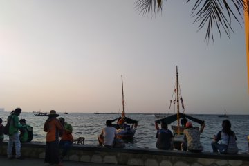 Semilir angin Pantai Ancol yang bikin betah