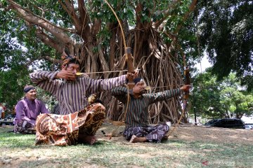 Melestarikan jemparingan panahan gaya Yogyakarta