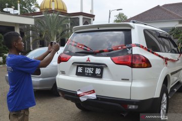 KPK segel mobil di rumah dinas Bupati Lampung Utara