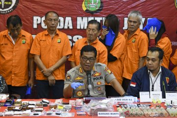 133 orang diamankan saat gerebek kasino di Apartemen Robinson