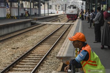 KA lokal Jatuluhur dan Walahar kini berhenti di Stasiun Kramat