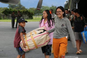 Para pengungsi kembali ke Wamena