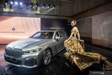 Peluncuran BMW seri 7 Long Wheelbase