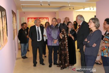 Pameran lukisan wayang  di Museu do Oriente Portugal