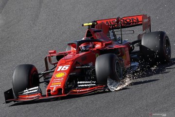 Gagal finis di GP Jepang, Verstappen salahkan Leclerc usai tabrakan
