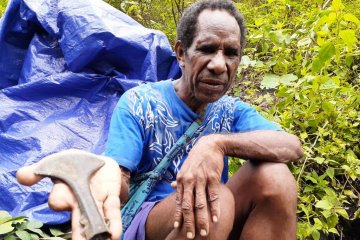 Kapak perunggu ditemukan di Situs Bobu Uriyeng di Papua