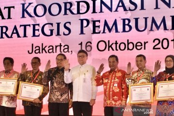 Kemendagri beri penghargaan Kesbangpol atas sukses Pemilu 2019