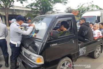 Sudinhub Jakarta Barat tilang sepuluh Kendaraan angkutan