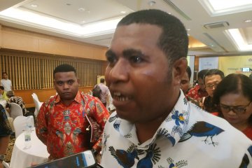 Bupati Biak Numfor sebut menteri pilihan Jokowi harus peka