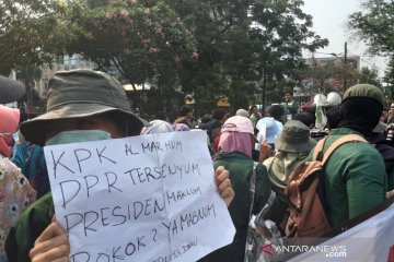 BEM SI desak Presiden Jokowi keluarkan Perppu KPK