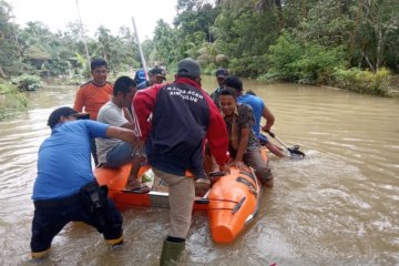 Ratusan warga di Pulau Simeulue Aceh mengungsi akibat banjir