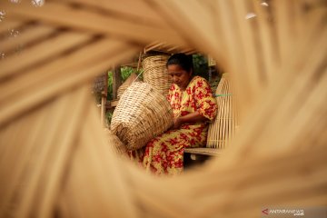 Kerajinan rotan dan bambu dari Pangkep