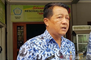 Personel Satpol PP Semarang bersiaga usai penutupan Sunan Kuning