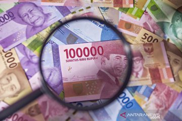 Rupiah masih menguat jelang pengumuman kabinet baru