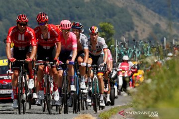 Panitia hilangkan gadis podium di Tour de France