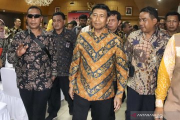 Kembali sambangi Kemenko Polhukam, Wiranto: Persiapan ganti kabinet