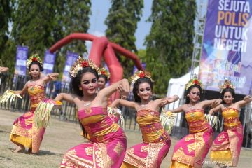 Penari penyambut World Water Forum siap di bandara 18 Mei malam