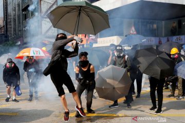 Demonstran Hong Kong dukung Uighur, bentrokan kembali pecah