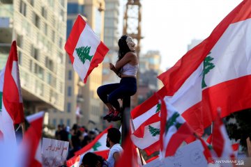 Warga Lebanon berdemo tolak pajak internet dan kenaikan pajak rokok & BBM