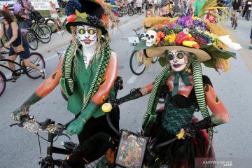Ketika zombie pawai sepeda di jalanan Amerika