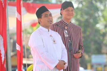 Ganjar persilakan Gus Yasin beri sambutan pada Hari Santri Nasional