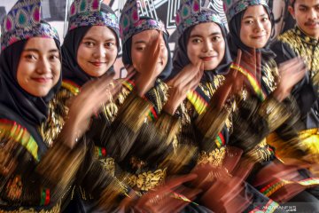 Jelang pementasan tari tradisonal Aceh pada Festival Indonesia di Perth