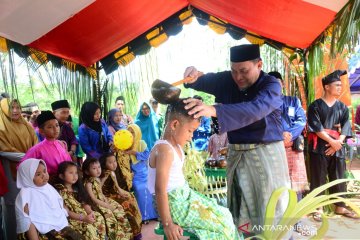 Disbudpar Lingga gelar tradisi mandi safar