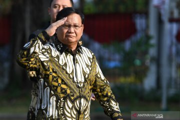 Hari pengumuman dan pelantikan, para menteri kenakan batik ke istana