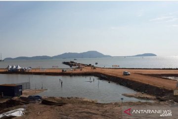 Jalan menuju dermaga Pelabuhan Terminal Kijing Mempawah jebol