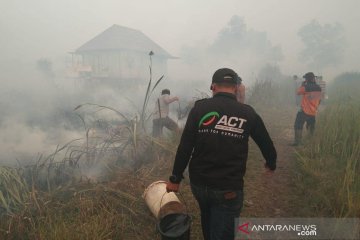 ACT Sumsel bereaksi cepat saat api dekati pemukiman warga