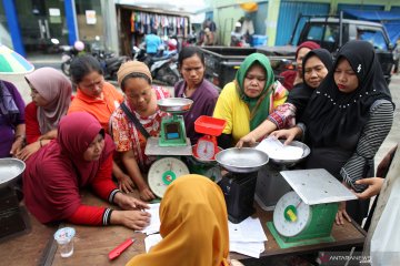 Tera ulang timbangan pedagang pasar