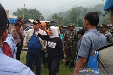 Budaya malu buang sampah cegah polusi plastik Danau Singkarak