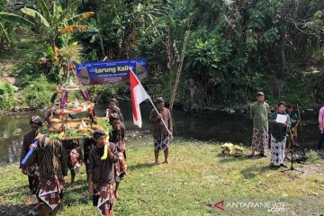 Pemuda Balirejo Yogyakarta sambut sumpah pemuda dengan larung kali