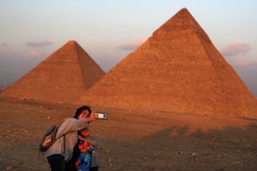 Mesir ke Elon Musk: Piramida bukan dibangun alien