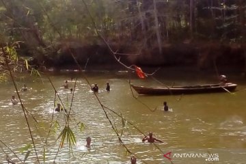 Petugas dan warga Surade temukan jasad pelajar SD tenggelam di sungai