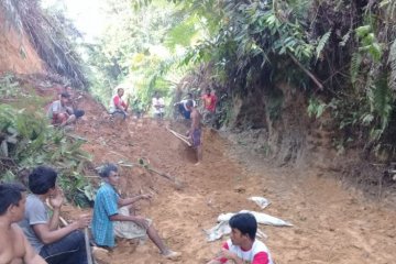 Kawasan Kuala, Kabupaten Langkat diterjang banjir dan longsor