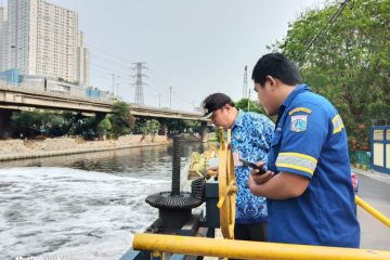 Pengecekan pompa  di Grogol Petamburan temukan tiga yang bermasalah