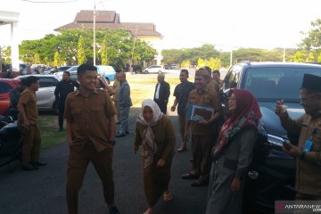 Anggota DPRD Gorontalo Utara berhamburan keluar gedung akibat gempa