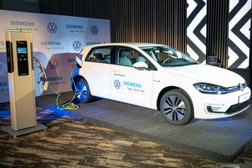 Volkswagen kirim mobil listrik eGolf sampai ke Rwanda