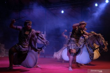 Pagelaran tari kontemporer festival seni Bali Jani