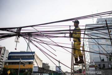 Semrawut, jaringan kabel utilitas di ibu kota ditata ulang