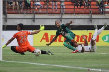 Wolfgang Pikal harapkan Persebaya bangkit di Liga 1