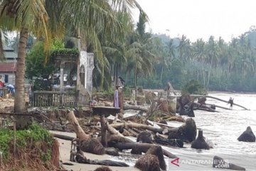 Abrasi sepanjang 1 km terjadi di Pantai Tabuyung Madina-Sumut