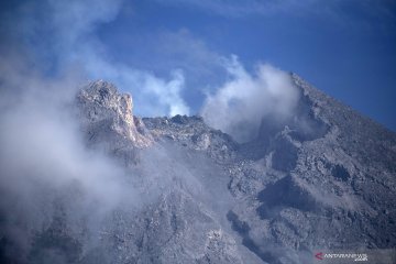 Penurunan volume kubah lava gunung Merapi