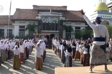 Senam batik meriahkan Hari Batik di Pekalongan