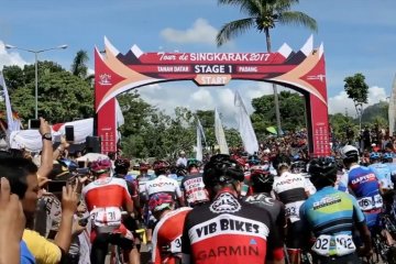 Tour de Singakarak harus dongkrak perekonomian masyarakat